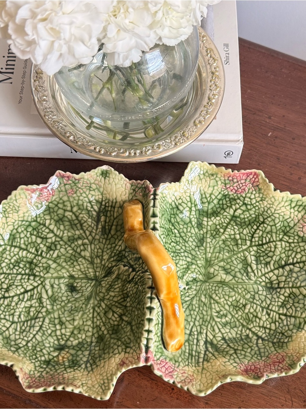 Bordallo Pinheiro Majolica Double Leaf Dish - Picture 2 of 5